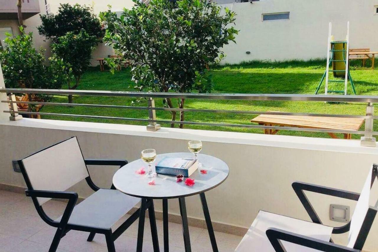 New Luxury Apartments In Плакіас Екстер'єр фото