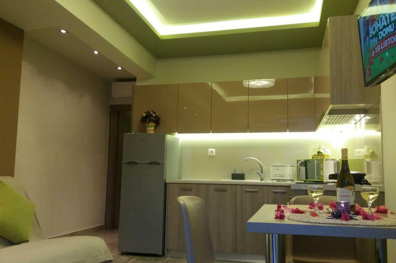 New Luxury Apartments In Плакіас Екстер'єр фото