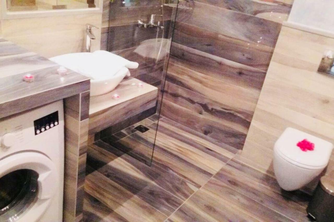 New Luxury Apartments In Плакіас Екстер'єр фото