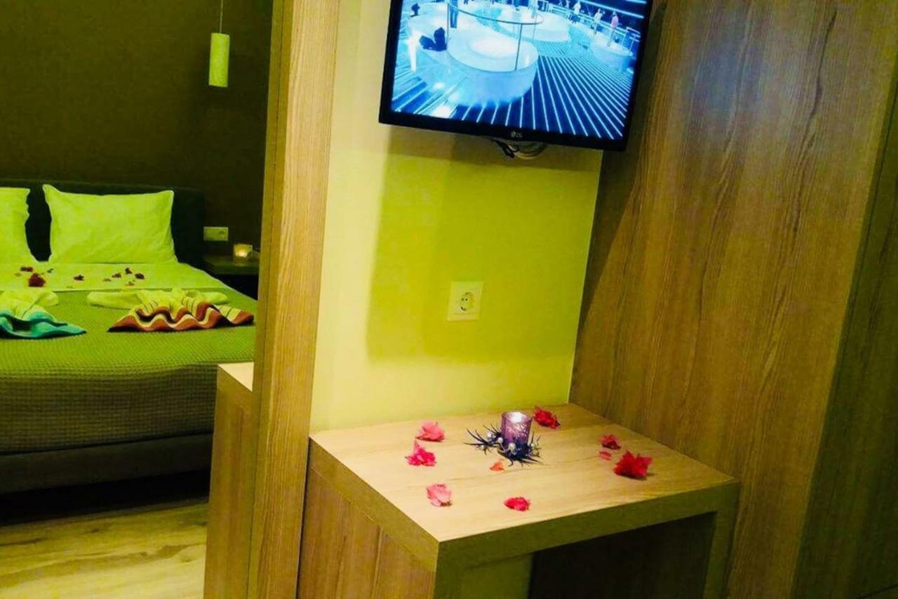 New Luxury Apartments In Плакіас Екстер'єр фото